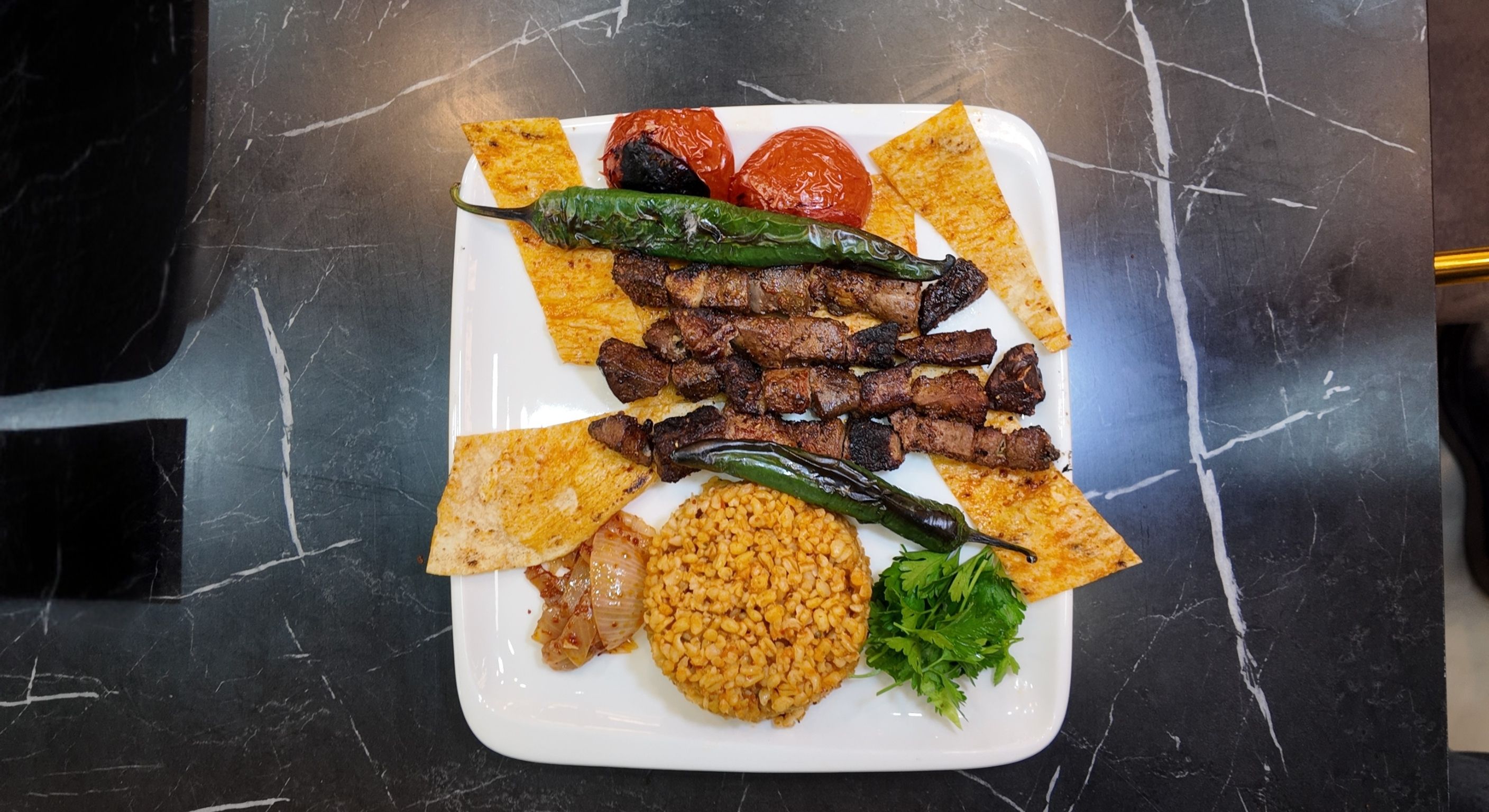 ciğer şiş, kuzu ciğer, ızgara ciğer, kömür ateşi, diyarbakır ciğer, sakatat, kebap çeşitleri