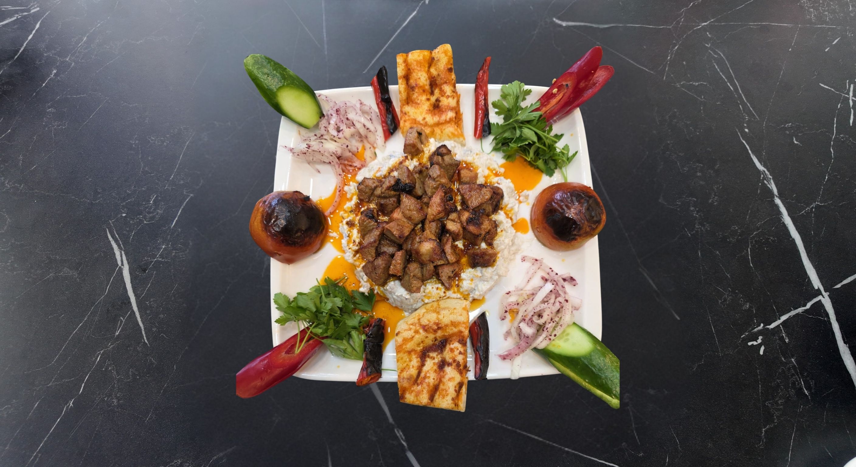 alınazik, ali nazik kebap, patlıcan ezme, yoğurtlu kebap, diyarbakır kebap, et yemekleri, köz patlıcan, kebap çeşitleri